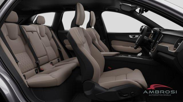 VOLVO XC60 B5 AWD Mild hybrid Benzina Plus Dark