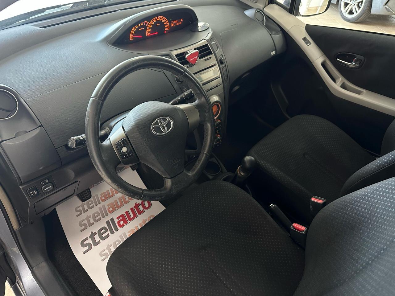 Toyota Yaris 1.0 5 porte