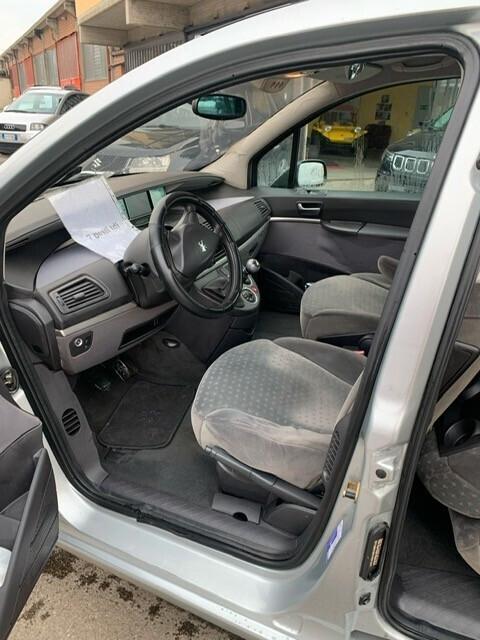Peugeot 807 in ottimo stato di meccanica 7 posti scomponibili