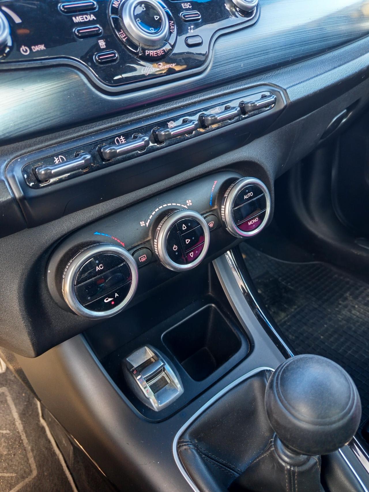 Alfa Romeo Giulietta 2.0 JTDm-2 140 CV Distinctive