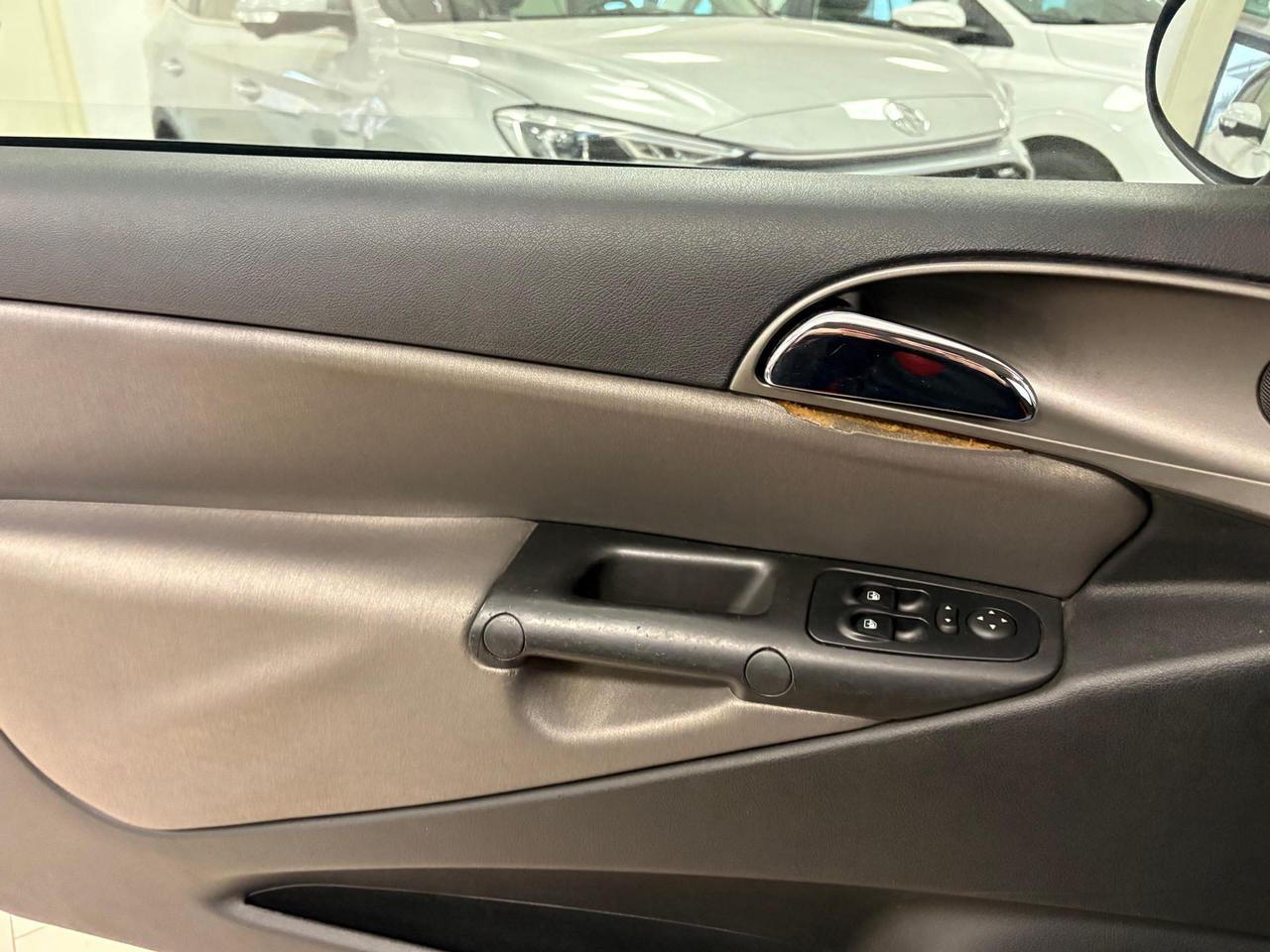 Lancia Ypsilon 1.2 16v Oro