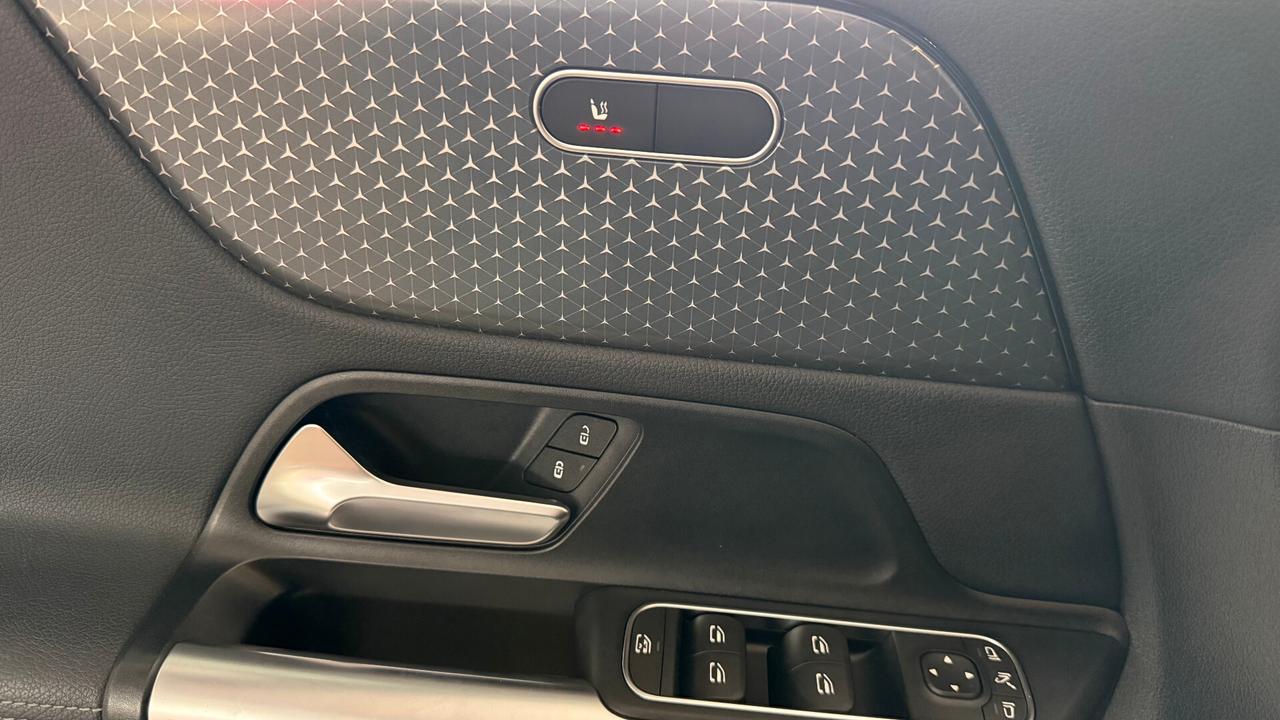 MERCEDES GLA 180 D MOTORE 2.0 116 CV restyling