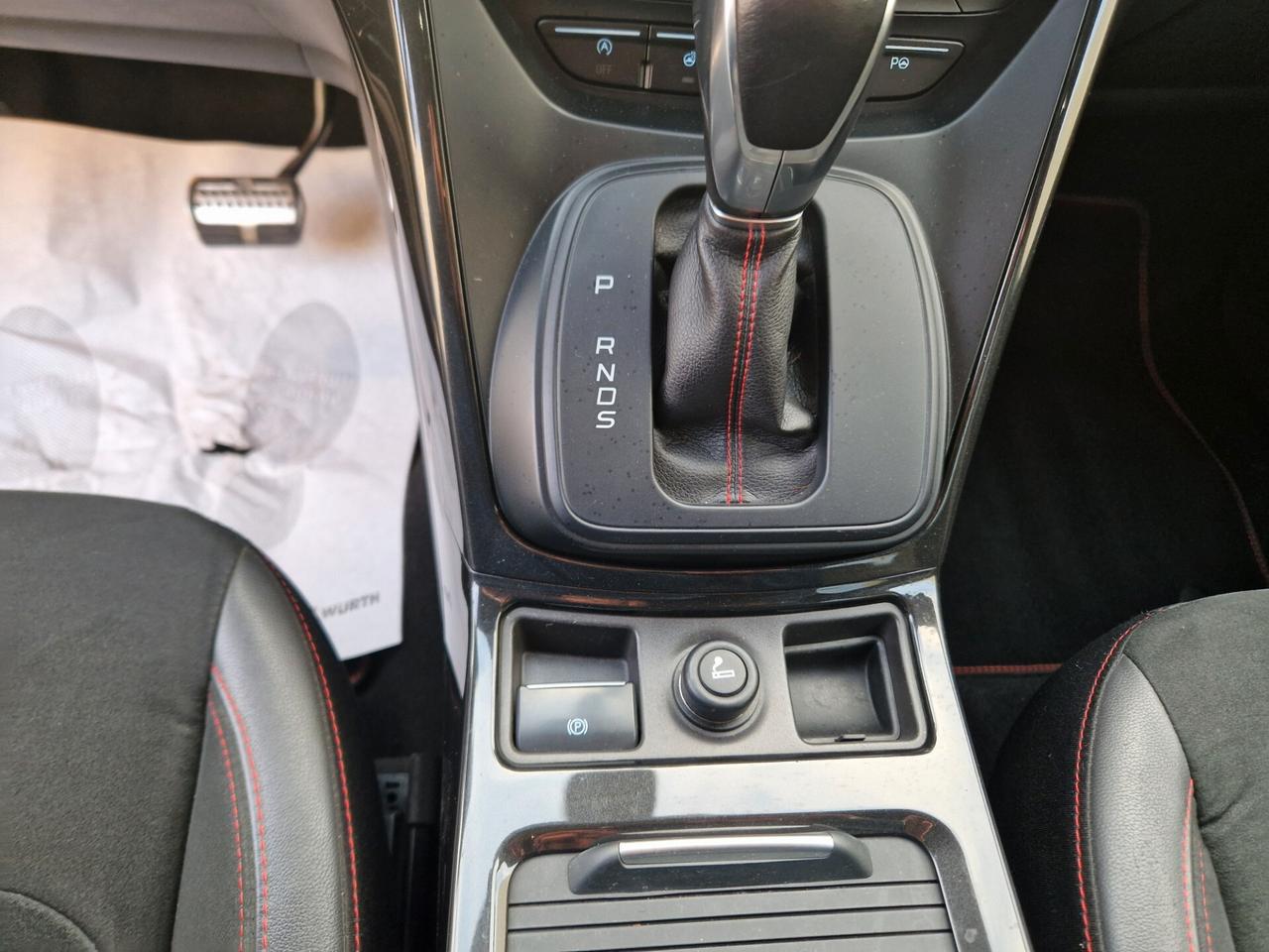 Ford Kuga 2.0 TDCI 180 CV 4WD Powershift ST-Line