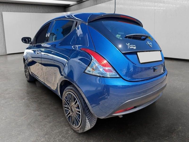 Lancia Ypsilon 1.2 Silver Gpl 69cv