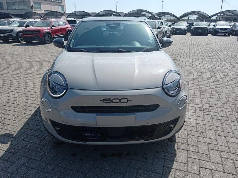 FIAT 600 1.2 Hybrid 145cv Sport Ed Mil Cort 26