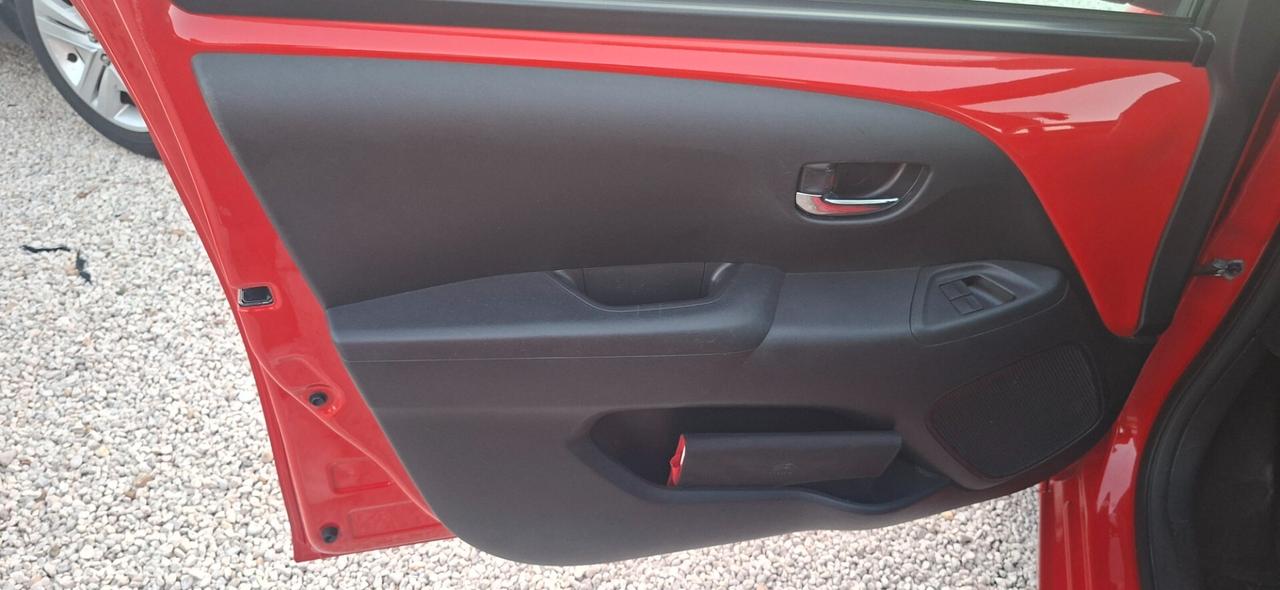 Citroen C1 VTi 68 5 porte Shine GARAN. 12 MESI