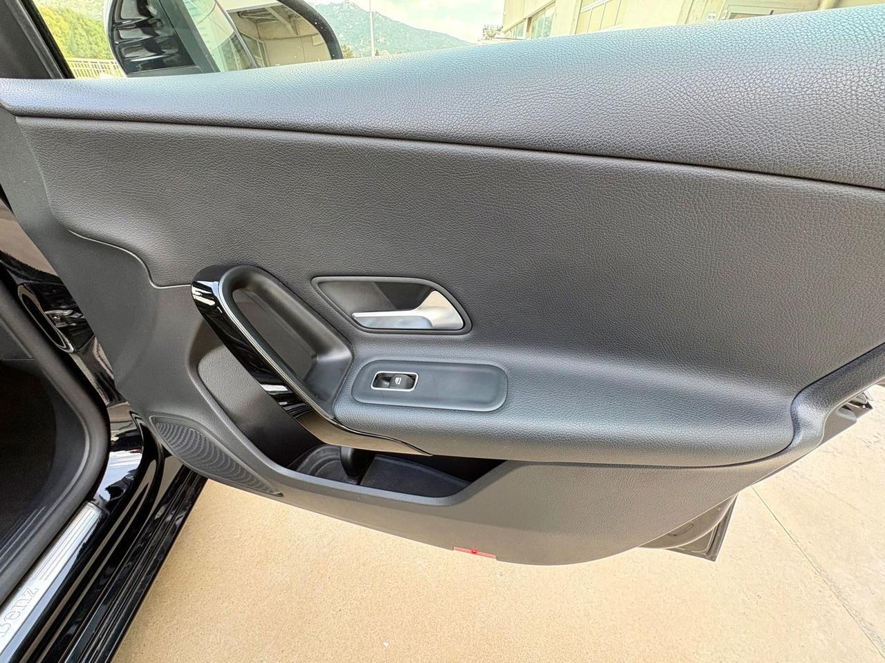 Mercedes-Benz A 180 D Sport Night Edition #10010