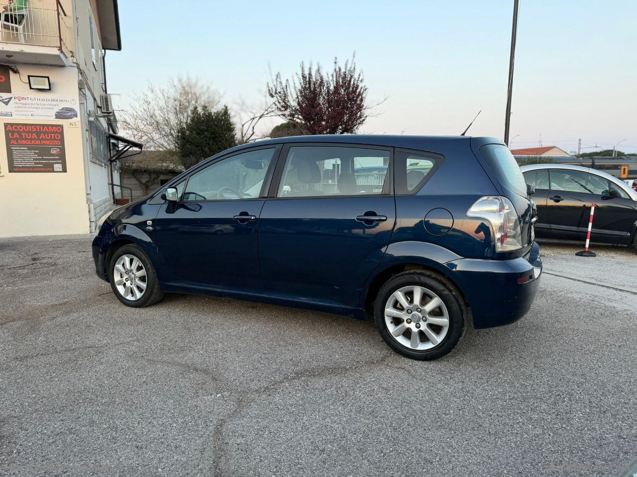 TOYOTA Corolla Verso 2.0 16V D-4D Sol 7 POSTI