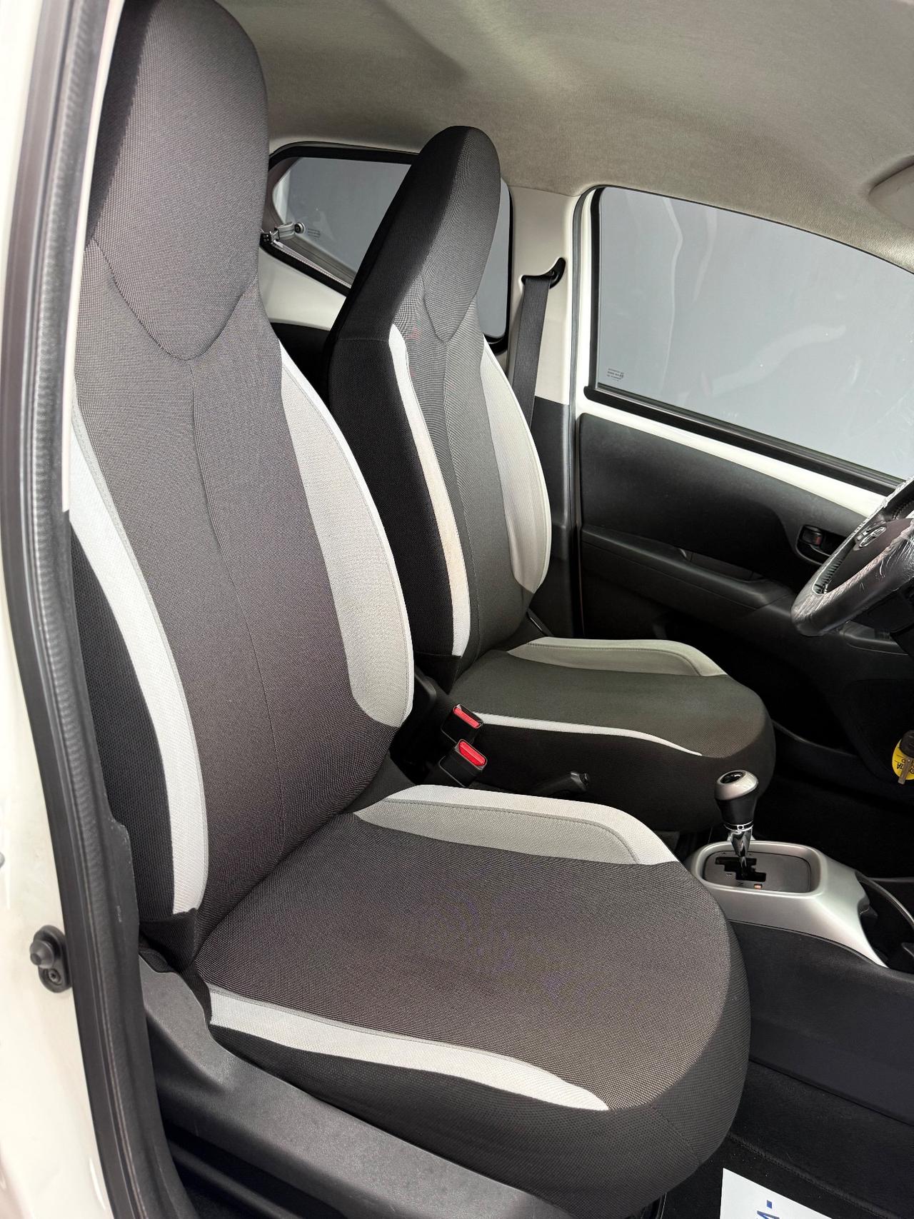 Toyota Aygo 1.0 Benzina x-clusiv 11/2014 AUTOMATICA