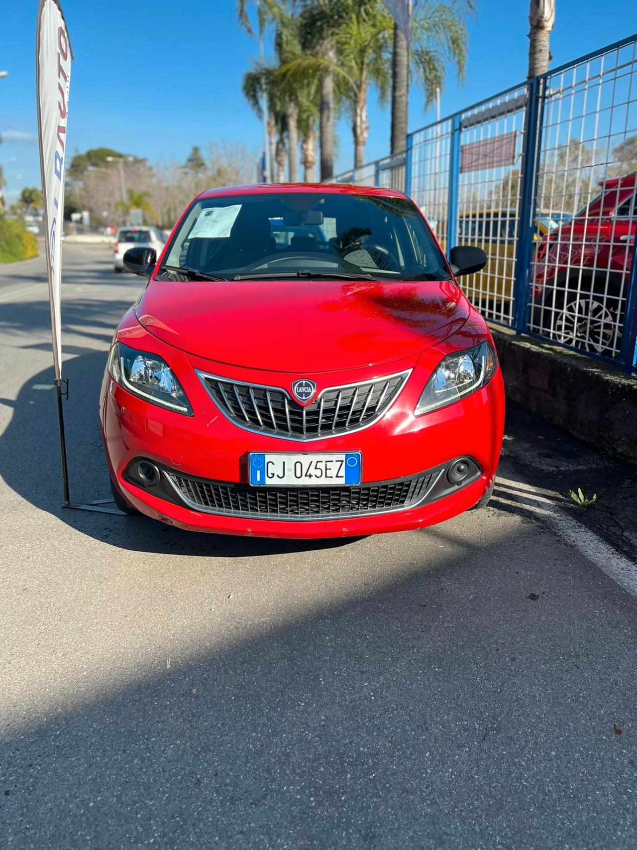 Lancia Ypsilon 1.0 FireFly 5 porte S&S Hybrid Ecochic A. Ferretti