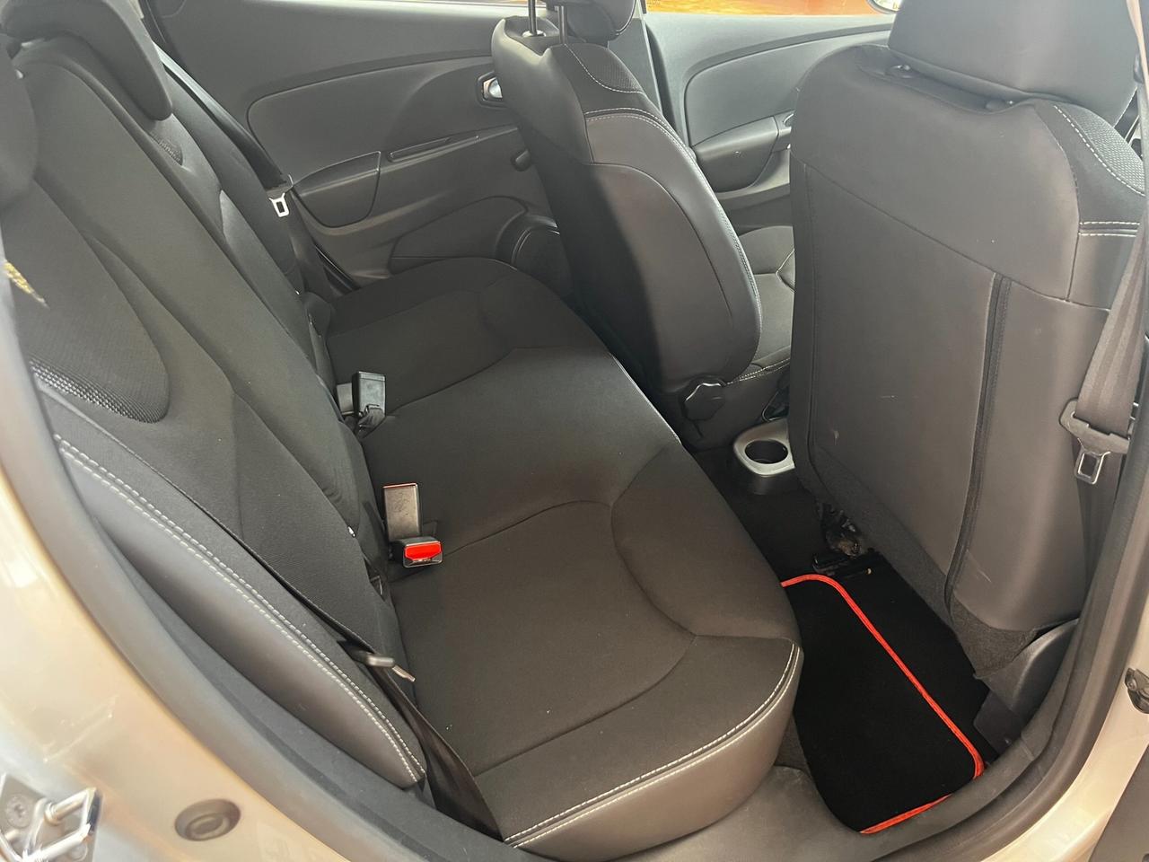 Renault Clio 1.2 75CV 5 porte Zen Si Neopatentati
