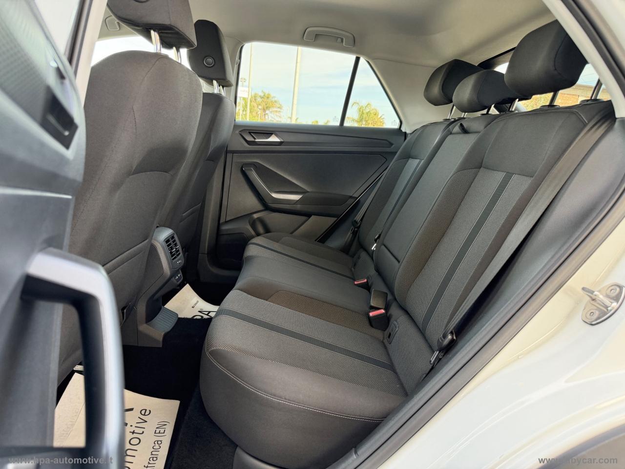 VOLKSWAGEN T-Roc 2.0TDI LED CARPLAY PARK ASSIST ACC