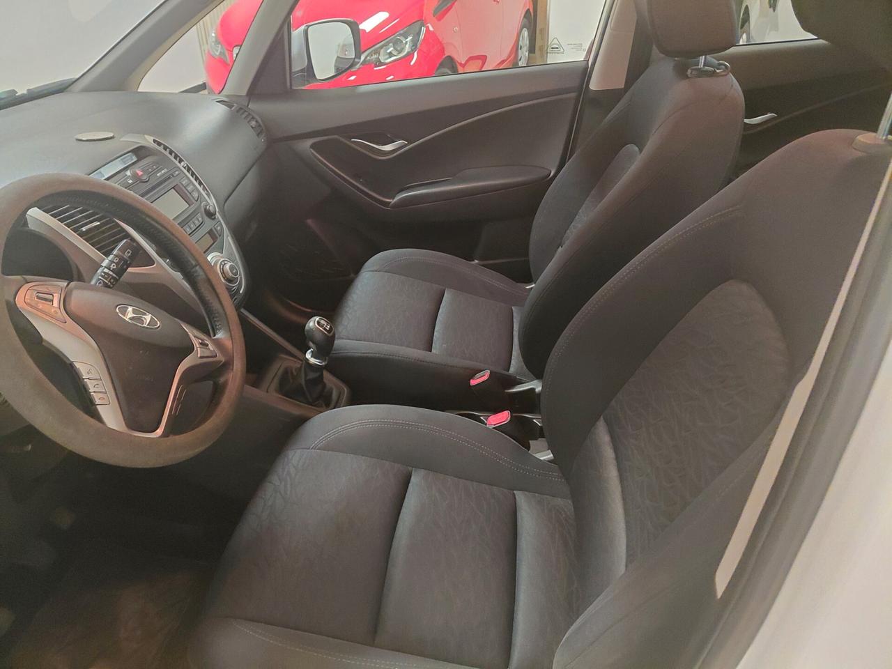 HYUNDAI IX20 ANNO 2012 DS 1.4 ADATTA NEOPATENTATI KM 100 MILA