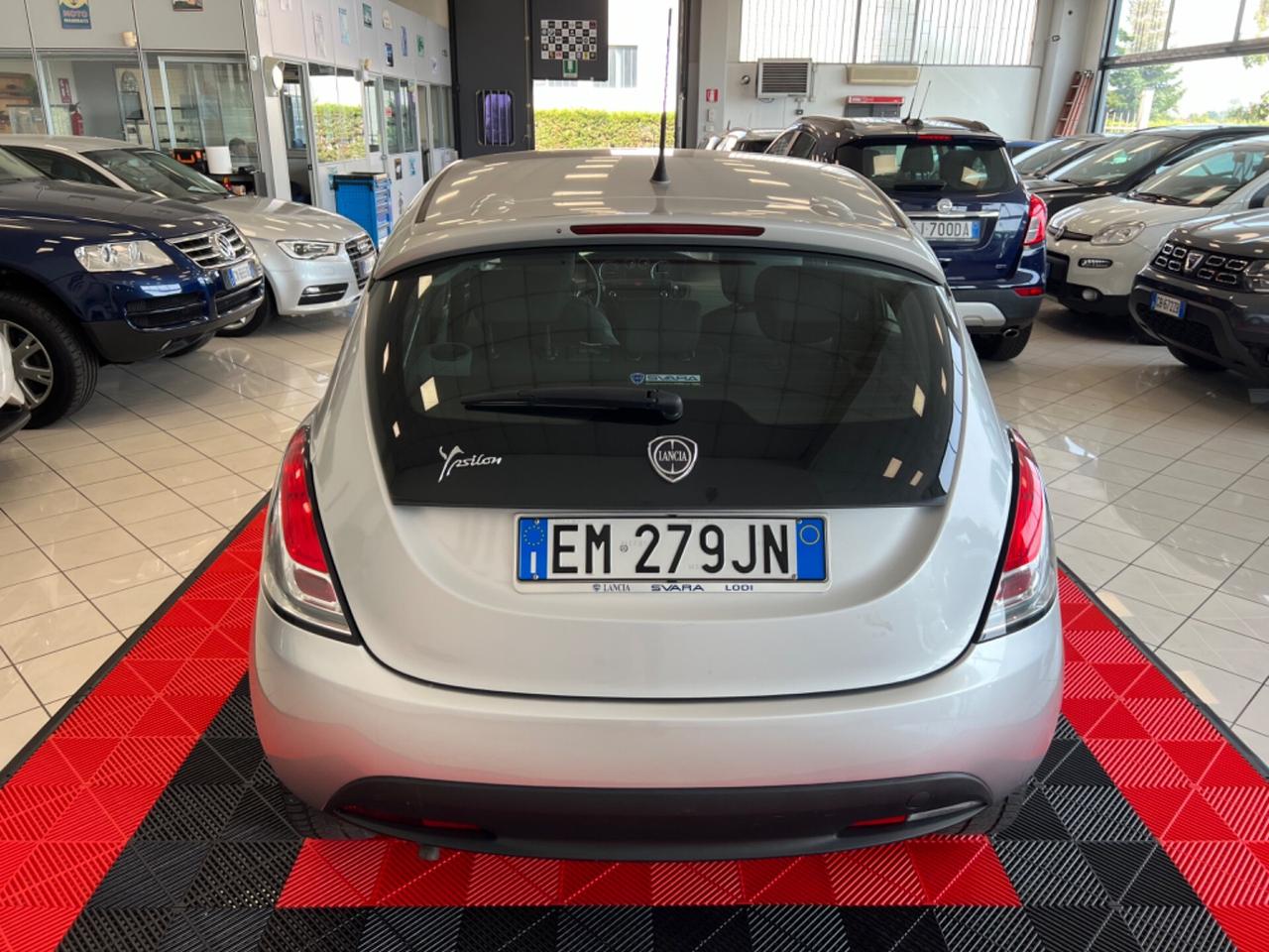 Lancia Ypsilon 1.2 69 CV 5 porte S&S Silver