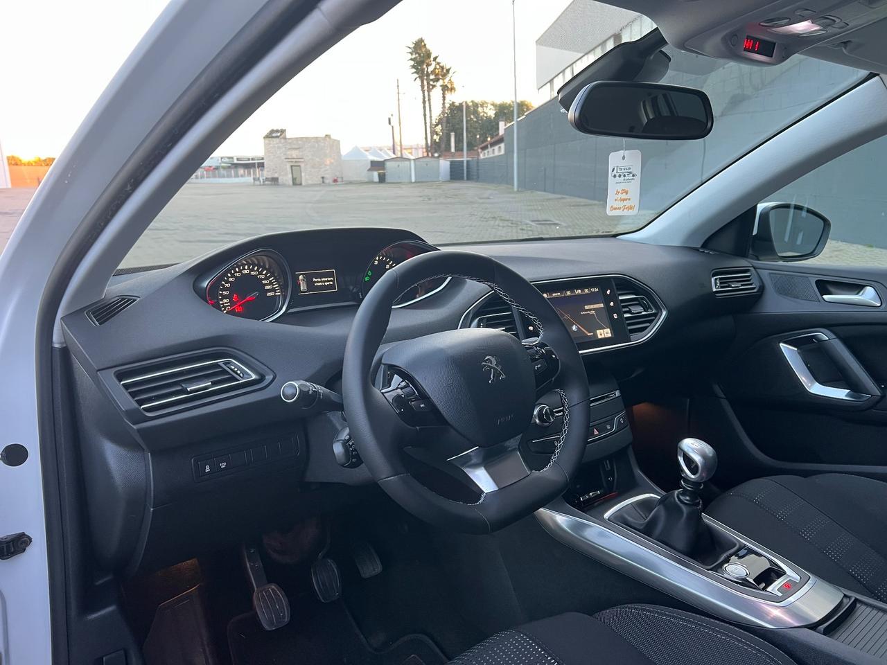 Peugeot 308 1.6 BlueHDi 120 Allure - 2017