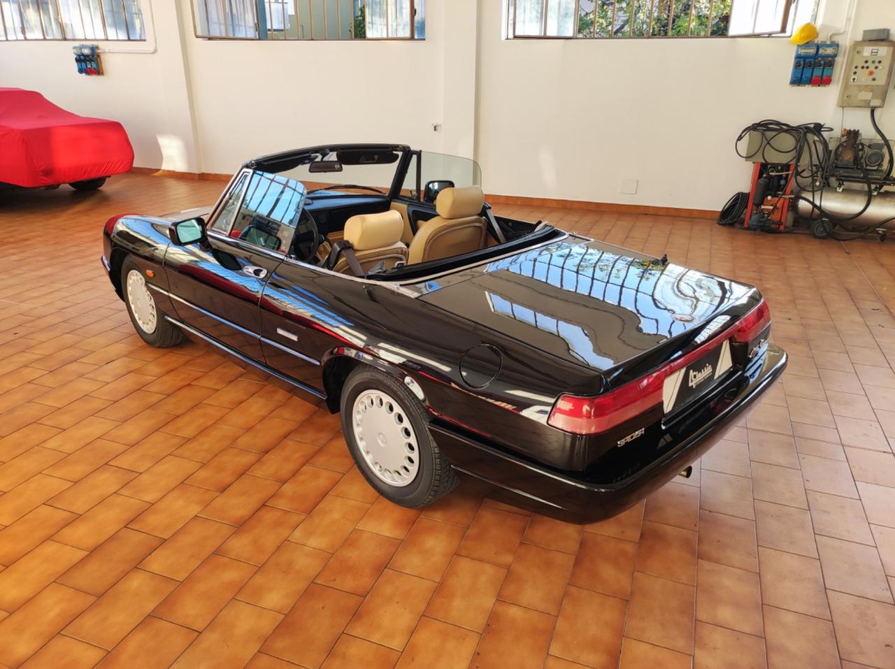 Alfa Romeo Spider 1.6