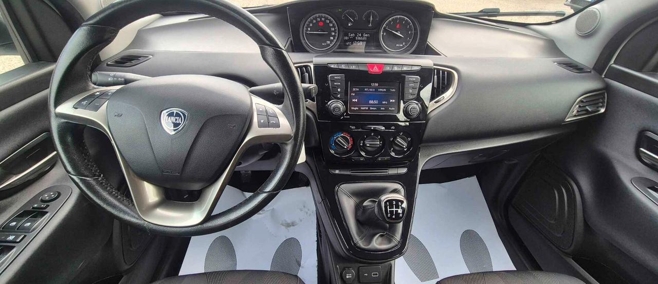 Lancia Ypsilon 1.2 69 CV 5 porte Gold