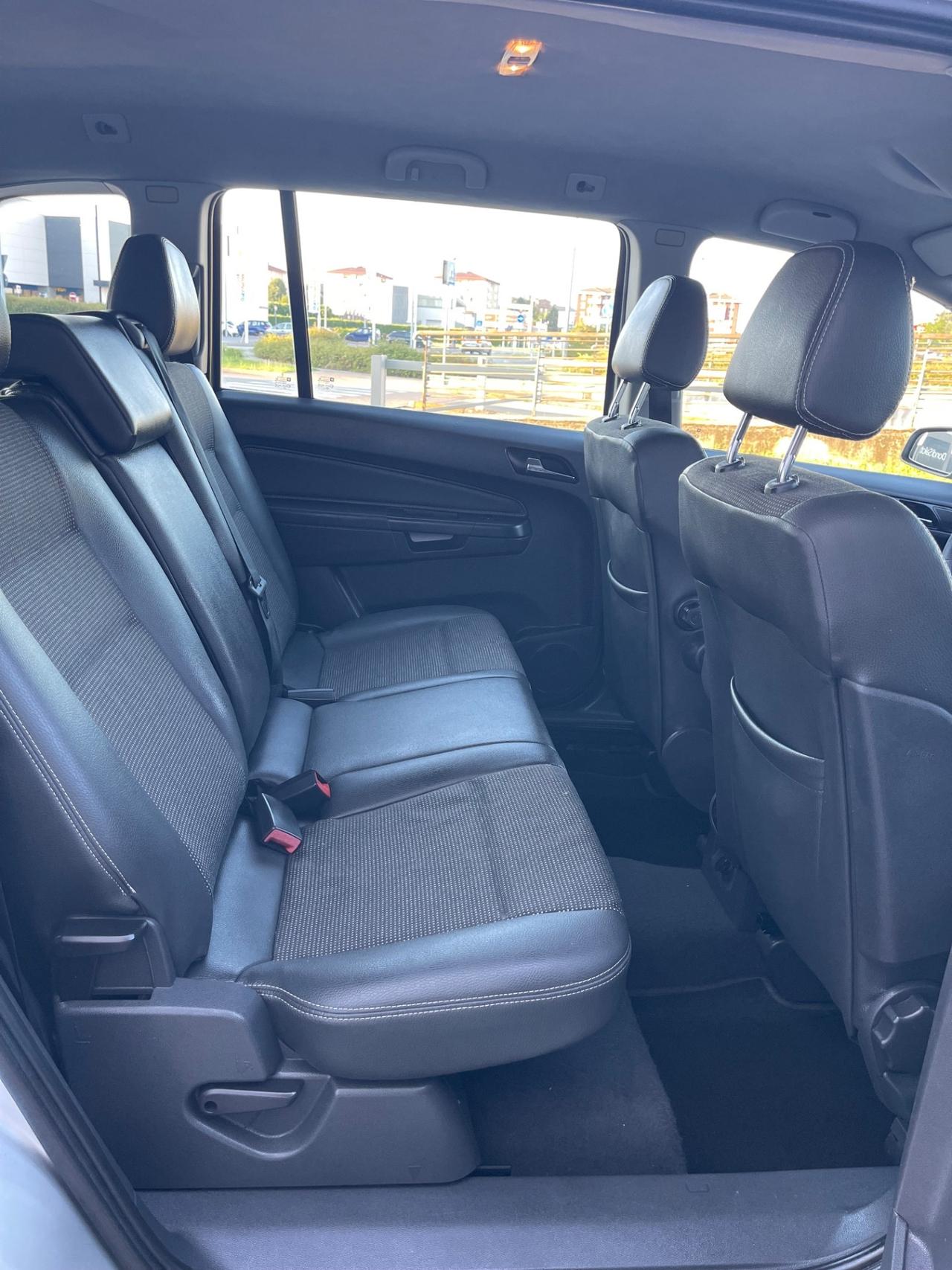 Opel Zafira 1.6 16V Twinport Cosmo