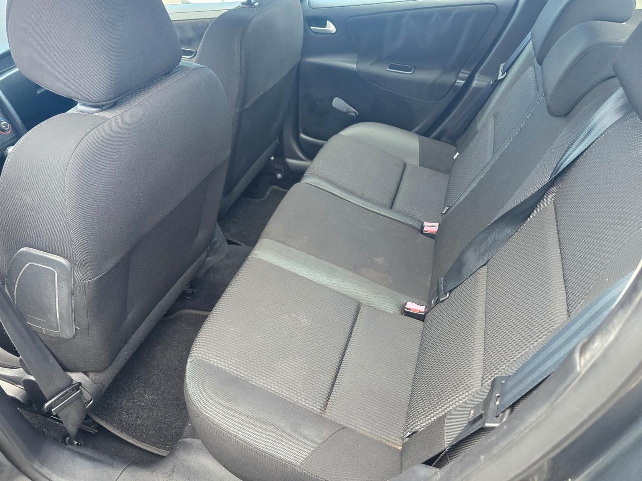 Peugeot 207 1.4 HDi 70CV 5p. Active