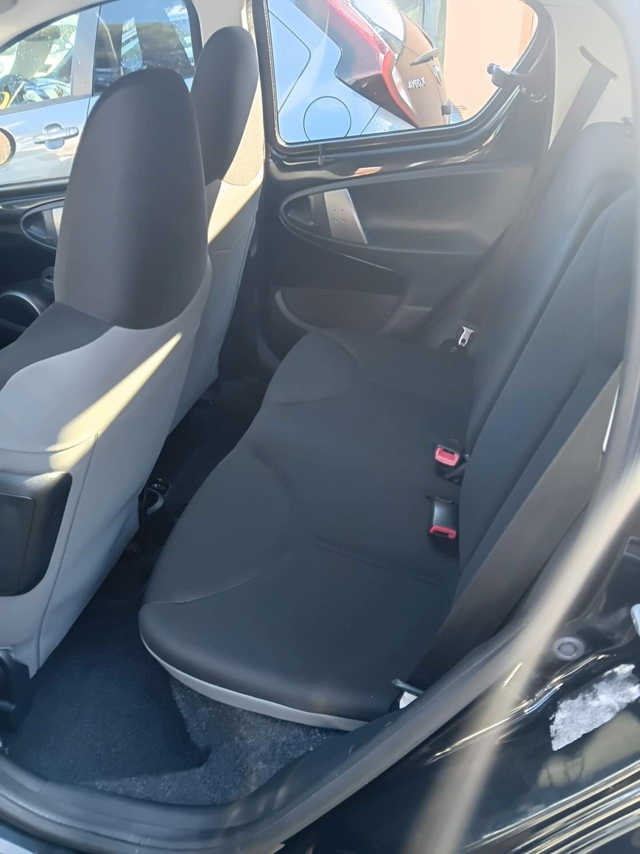 Toyota Aygo 1.0 12V VVT-i 5 porte Active Connect