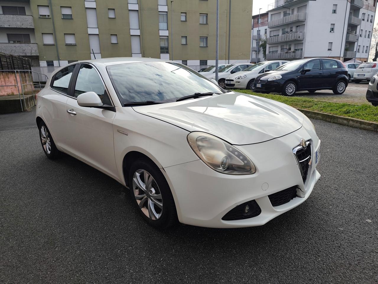 Alfa Romeo Giulietta 1.6 JTDm-2 105 Cv neopatentati