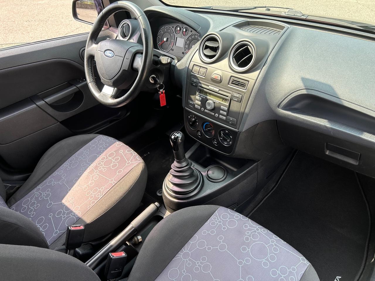 Ford Fiesta 1.2 16V 5p. Ghia