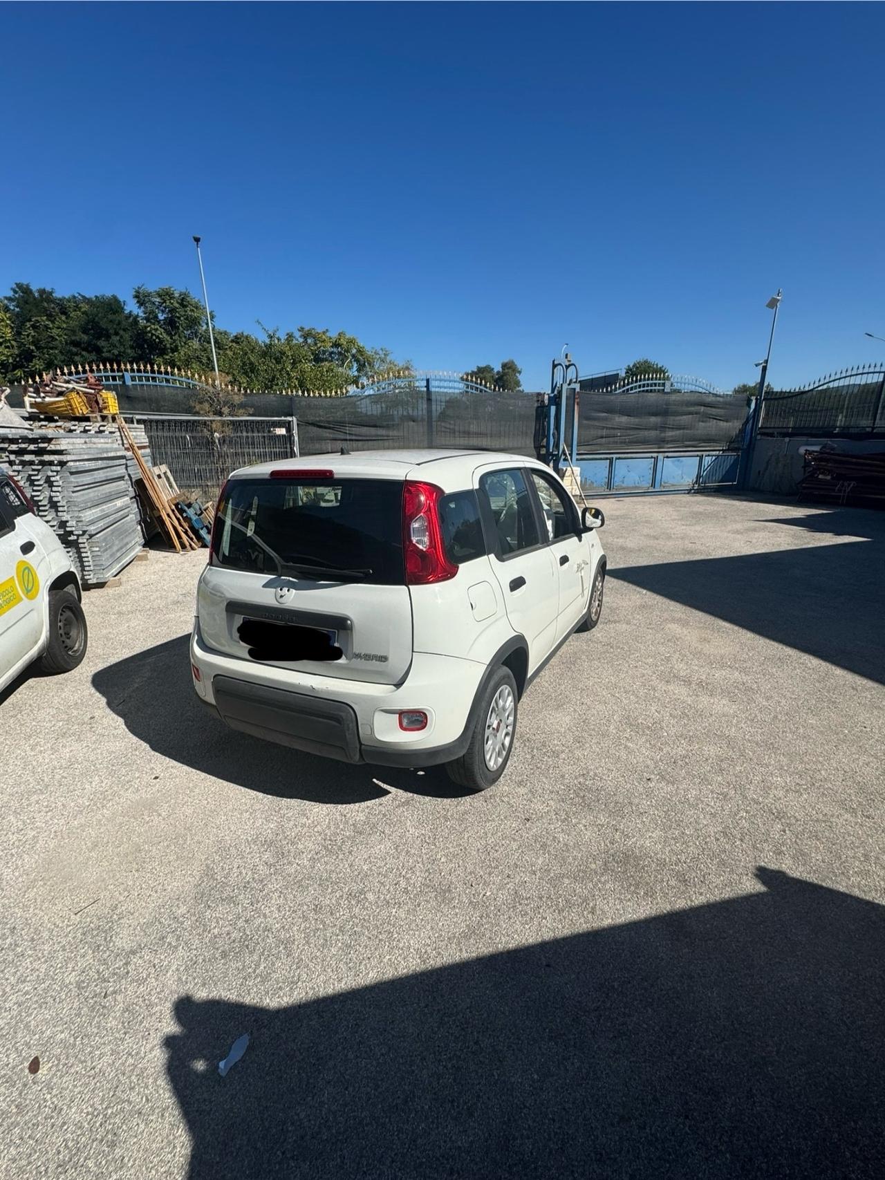 Fiat Panda 1.0 Hybrid 12/2023 incidentata sinistrata