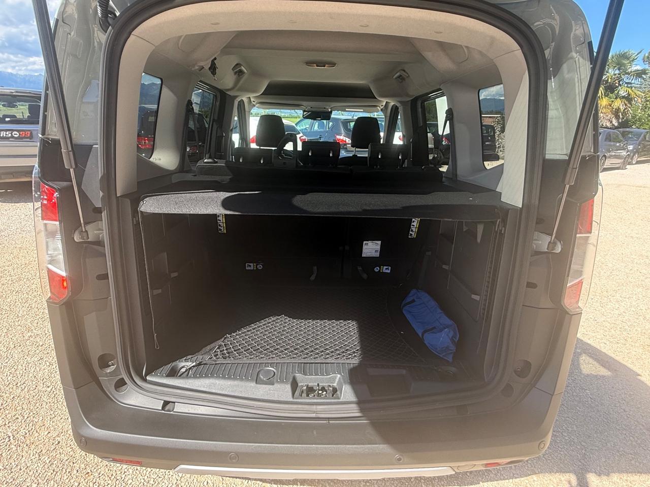 Ford Tourneo Courier 1.0 EcoBoost Powershift Active