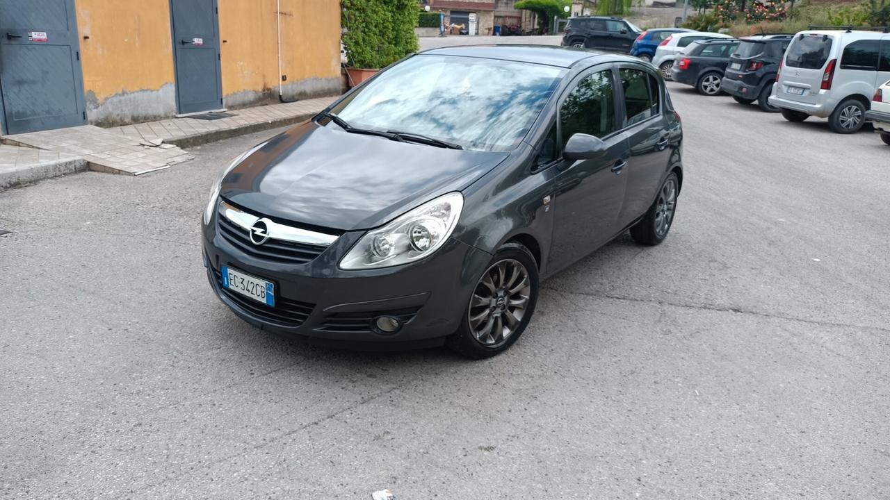 Opel Corsa 1.2 benzina GPL anno 2010 chilometri 170.000