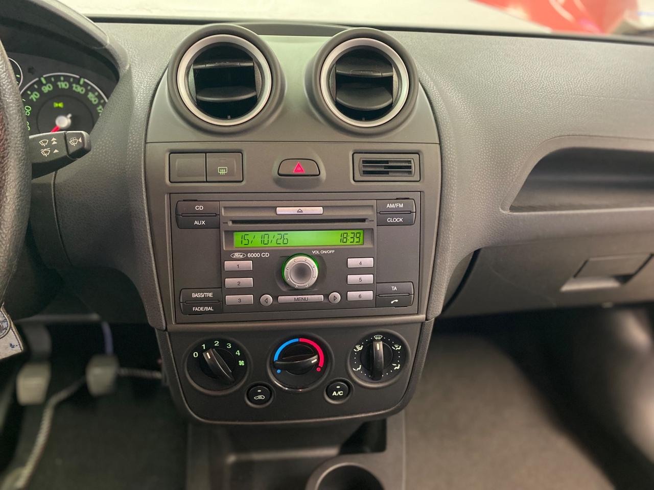 Ford Fiesta 1.4 16V 5p. Ghia