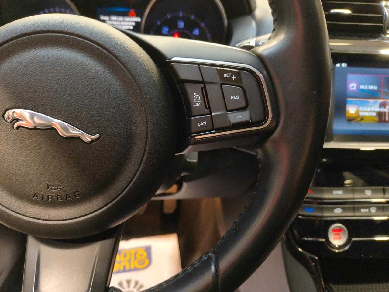 Jaguar XE 2.0 D Turbo 180CV aut. Portfolio