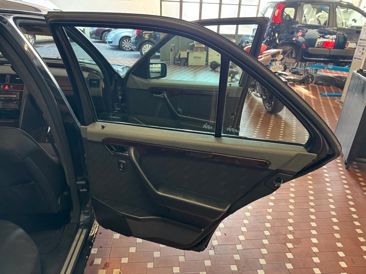 Mercedes-benz C 180 cat Classic - UNICO PROPRIETARIO