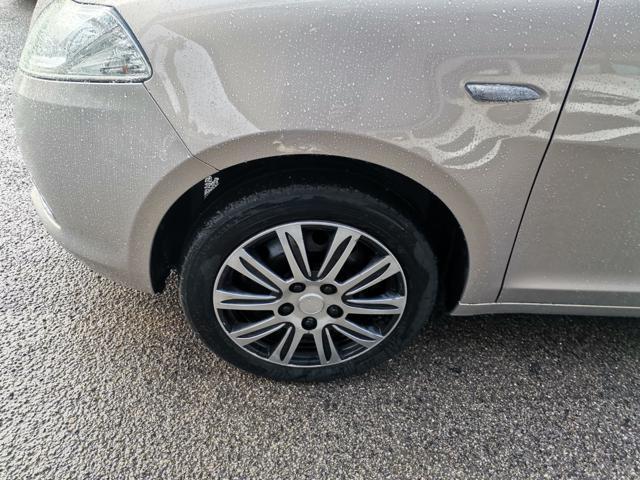 LANCIA Ypsilon 1.2 69 CV 5 porte Gold