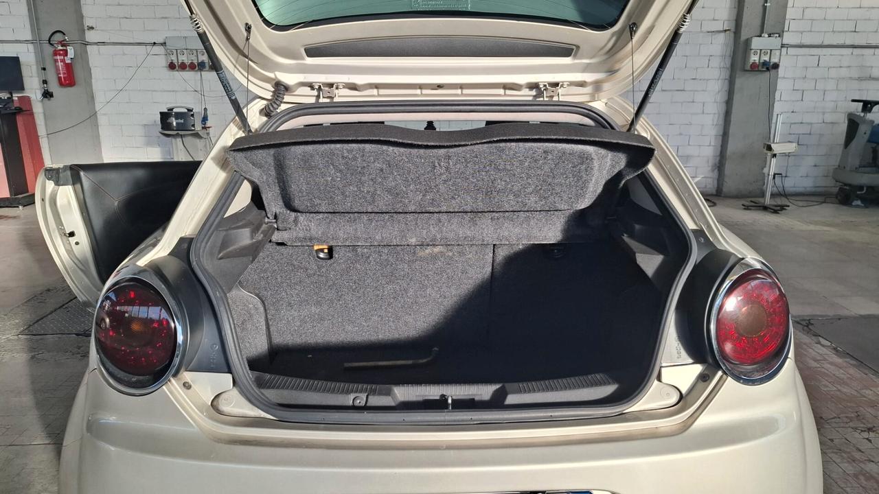 Alfa Romeo MiTo 1.6 JTDm-2 S&S Distinctive Premium Pack