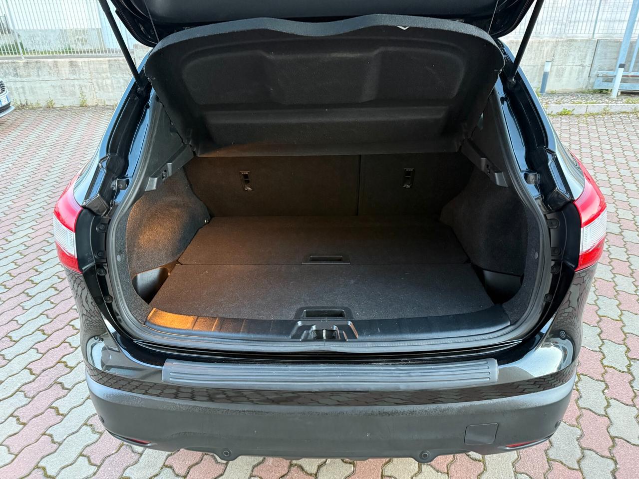 Nissan Qashqai 1.5 dCi Visia Led 4Cam Navi