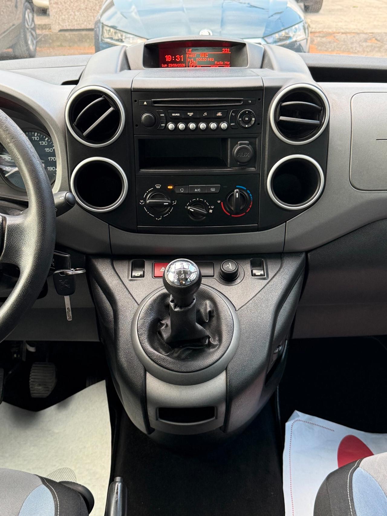 "5 POSTI" Peugeot Partner Tepee BlueHdi