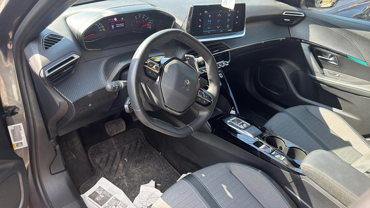 Peugeot 2008 BlueHDi 130 S&S EAT8 Allure