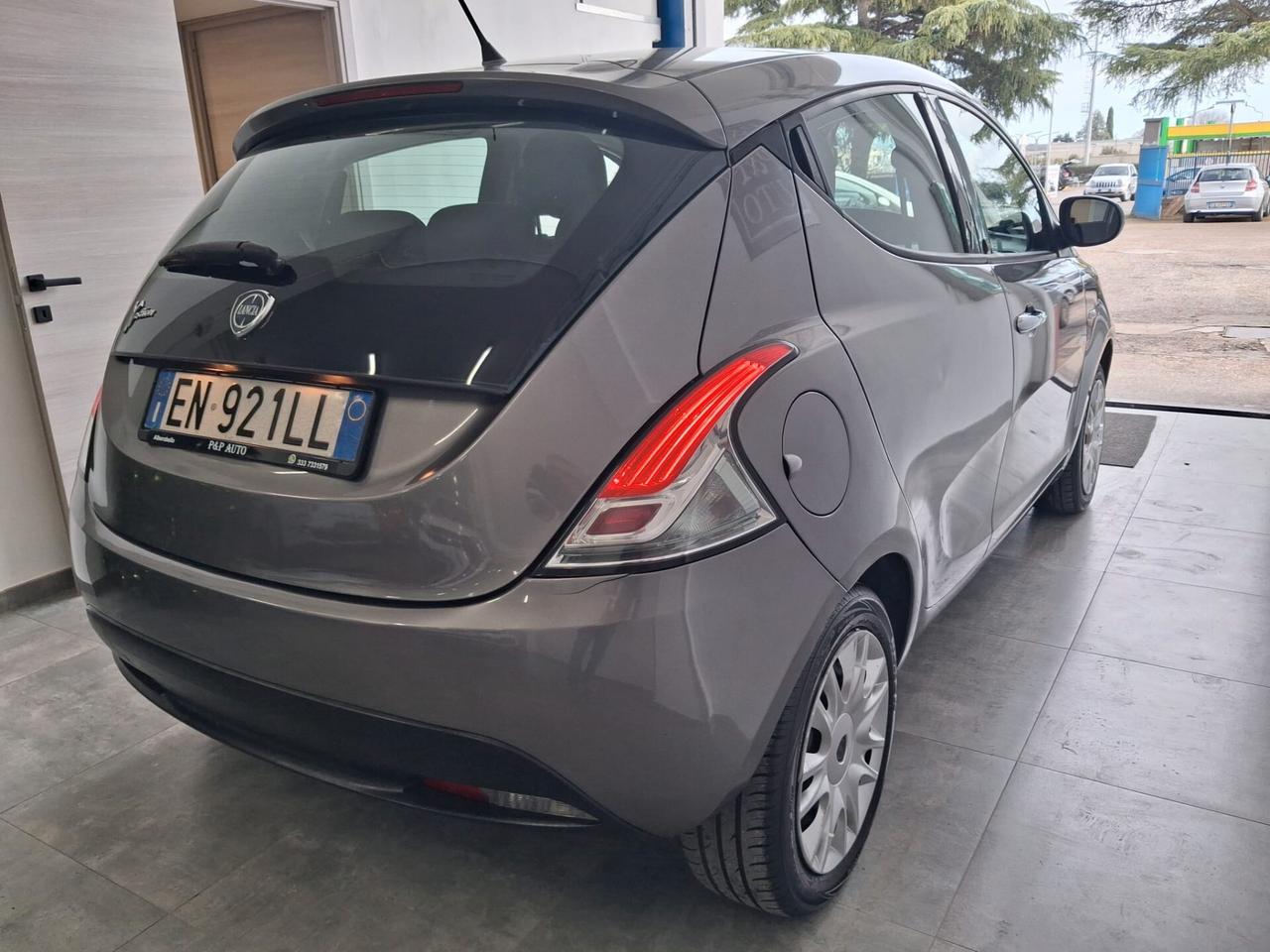 Lancia Ypsilon 1.2 69 CV 5 porte GPL Ecochic Platinum