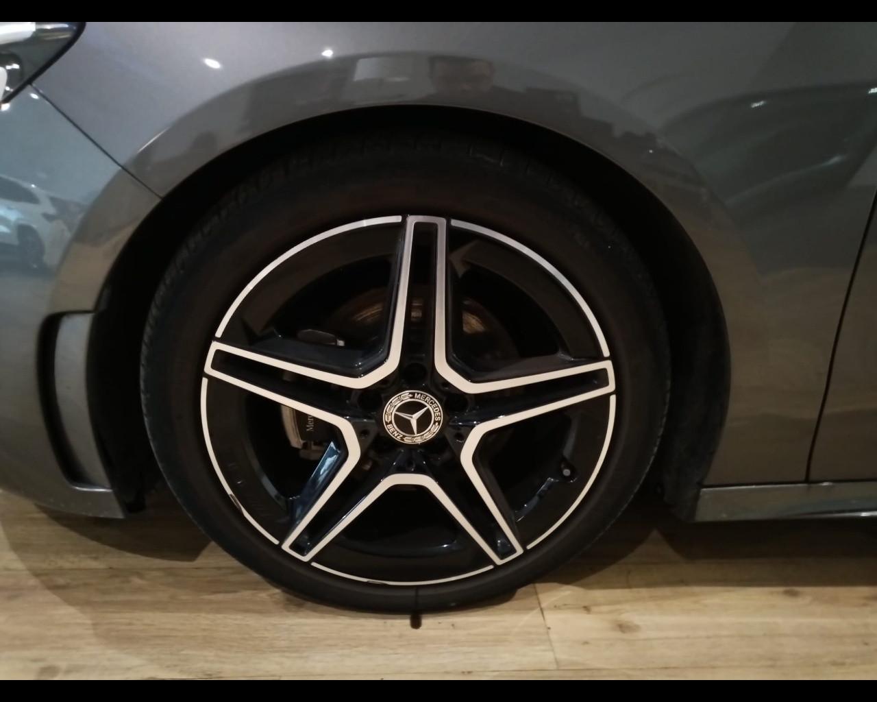 Mercedes-Benz Classe B - W247 2023 - B 180 d AMG Line Advanced Plus auto