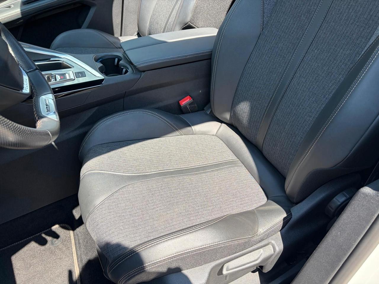Peugeot 3008 II 2019 1.5 bluehdi GT Line EAT8 TETTO APRIBILE