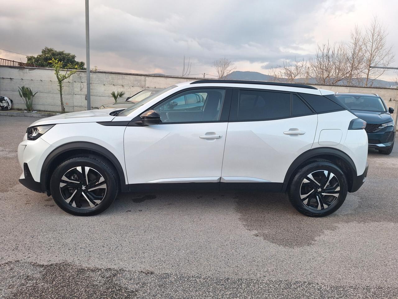 Peugeot 2008 1.5 HDi 130cv EAT8 Allure NAV+RETROCAM. 2023