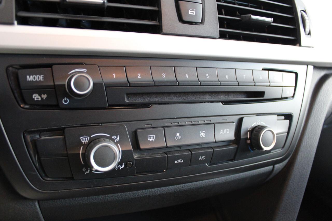 BMW 316D Touring 2.0 Business - 2015