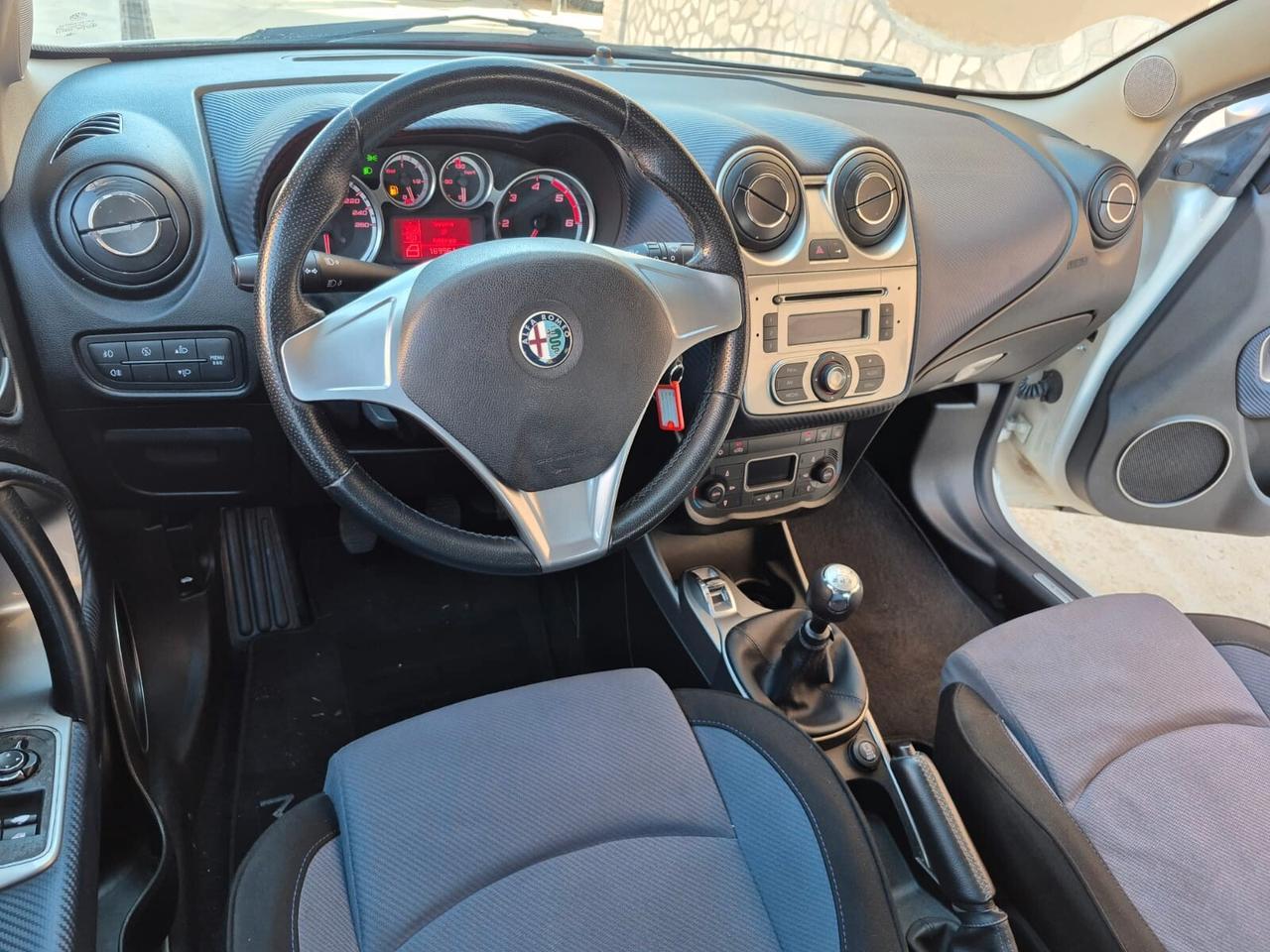 Alfa Romeo MiTo 1.3 JTDm-2 95 CV S&S Distinctive Sport Pack