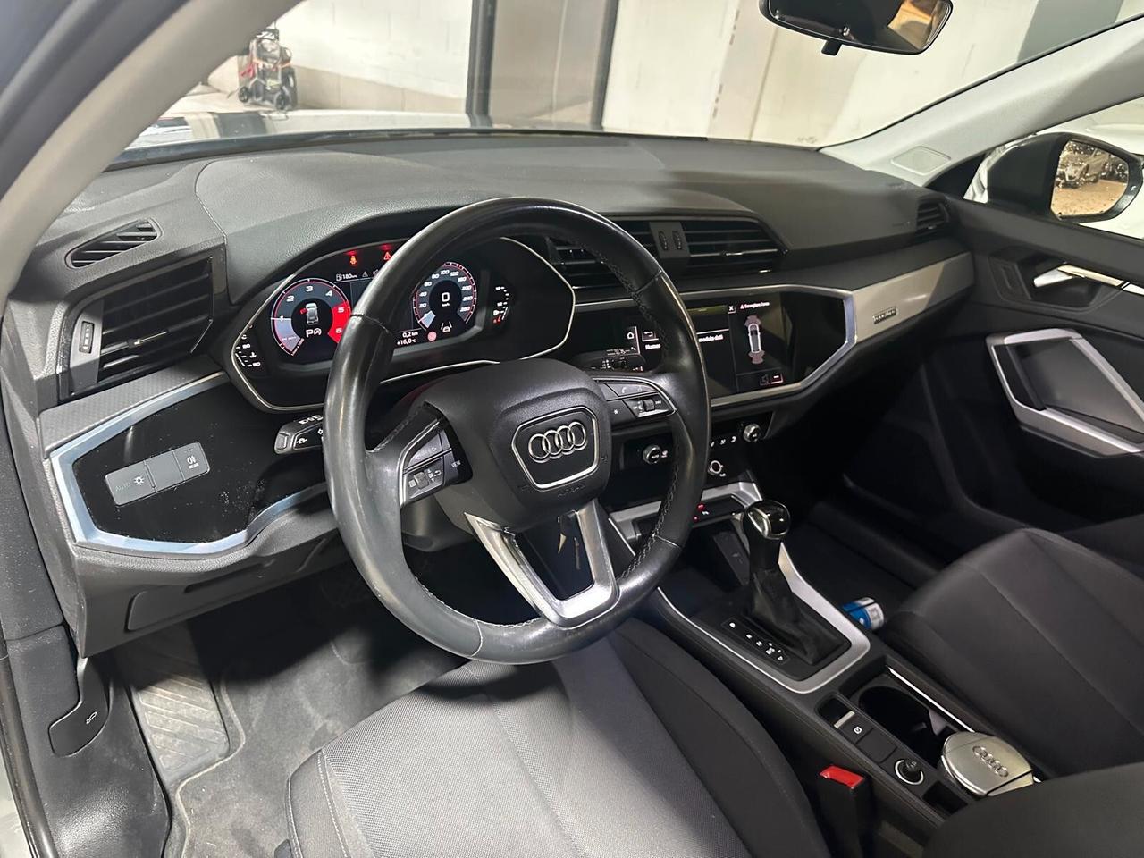 Audi Q3 35 TDI S tronic Business