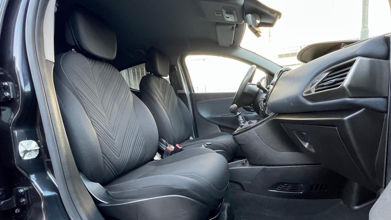 LANCIA 1.0 FIREFLY HYBRID 5P 69CV - NEOPATENTATI