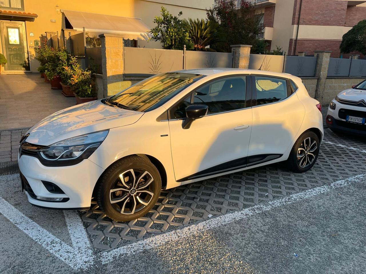 Renault Clio TCe 12V 90 CV GPL UNICO PROPRIETARIO GARANZIA 12 MESI RINNOVABILE FINO A 36 MESI