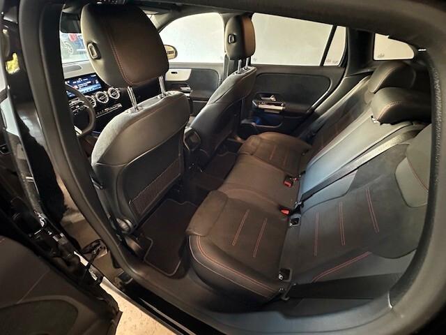 Mercedes-benz GLA 180 AMG Line Premium 15.000KM PARI NUOVO
