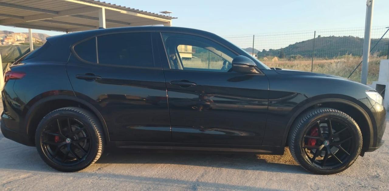 Alfa Romeo Stelvio 2.2 Turbodiesel 210 CV AT8 Q4 Executive