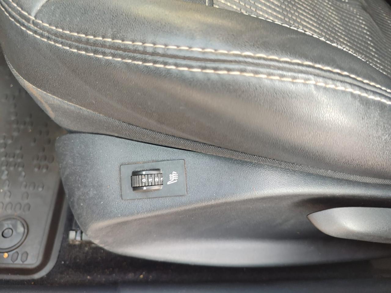 Peugeot 2008 1.6 BlueHDi 100 CV ALLURE 2016