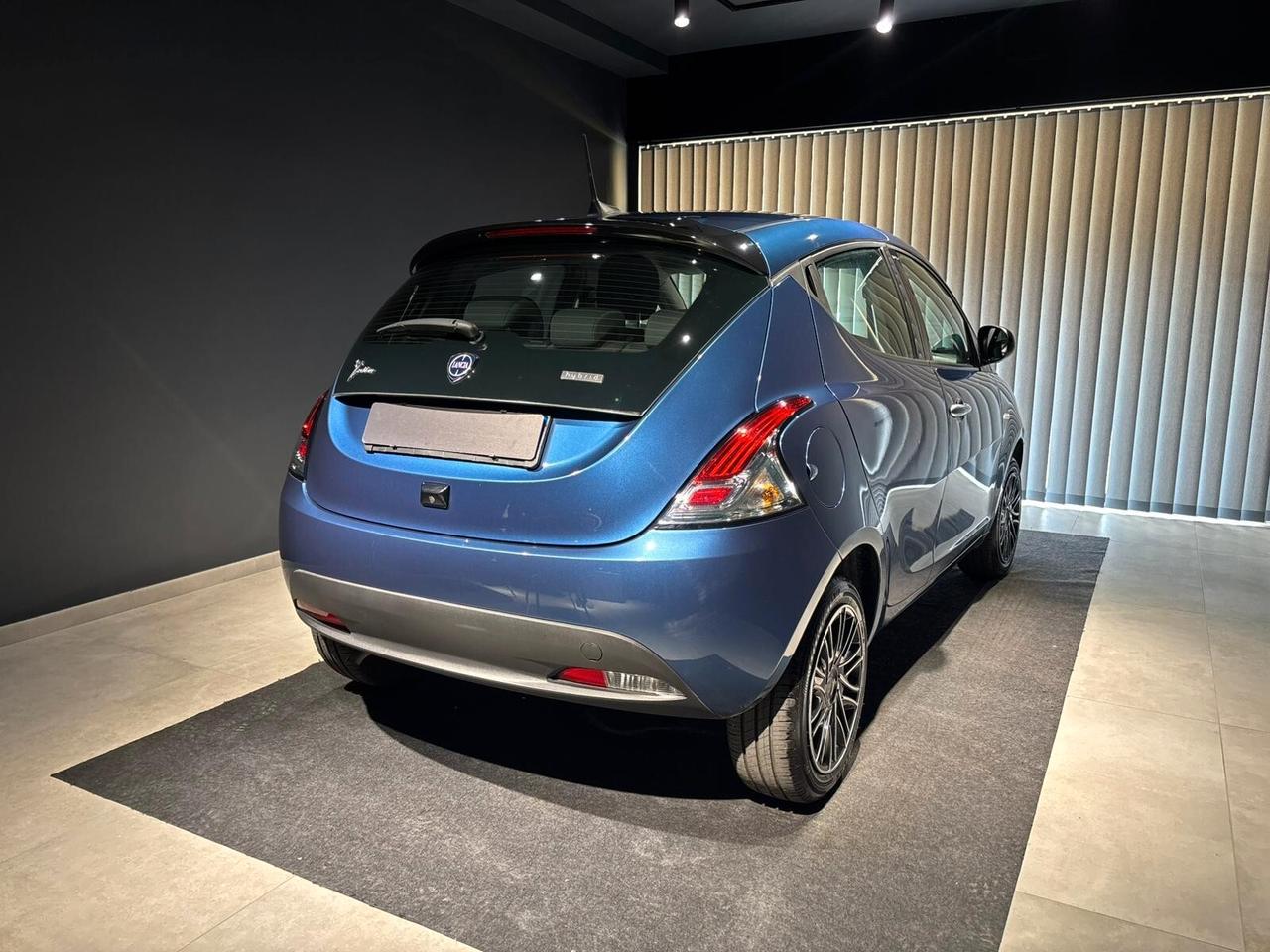 Lancia Ypsilon 1.0 FireFly 5 porte S&S Hybrid Gold Plus